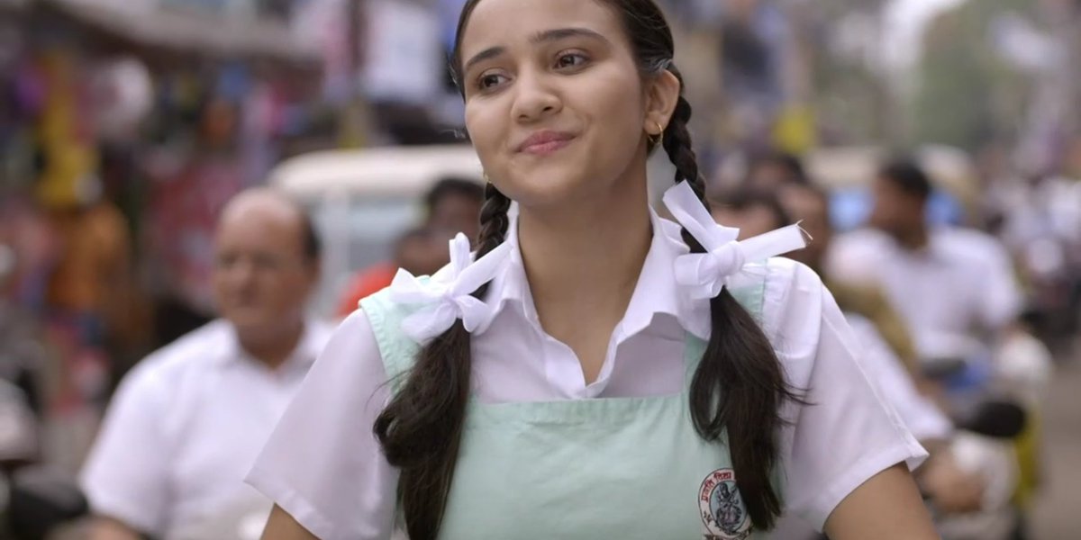 Naina  (oh my God! love at first sight for me) she is not just beautifully written, she is portrayed beautifully beauty here doesn't mean everyone dropping their jaws down and all.. she is you, me everyone, who was once 16.  #AshiSingh|| #YehUnDinonKiBaatHai