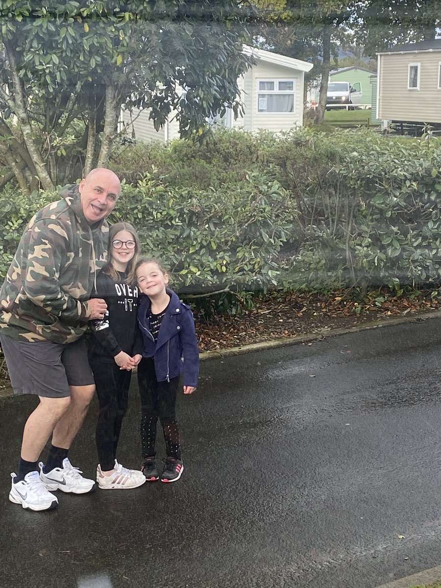 sarahanef88's tweet photo. @stjohnsERC @FrankieD65 early morning walks #stepintoOctober https://t.co/Nnj1BfvWrT