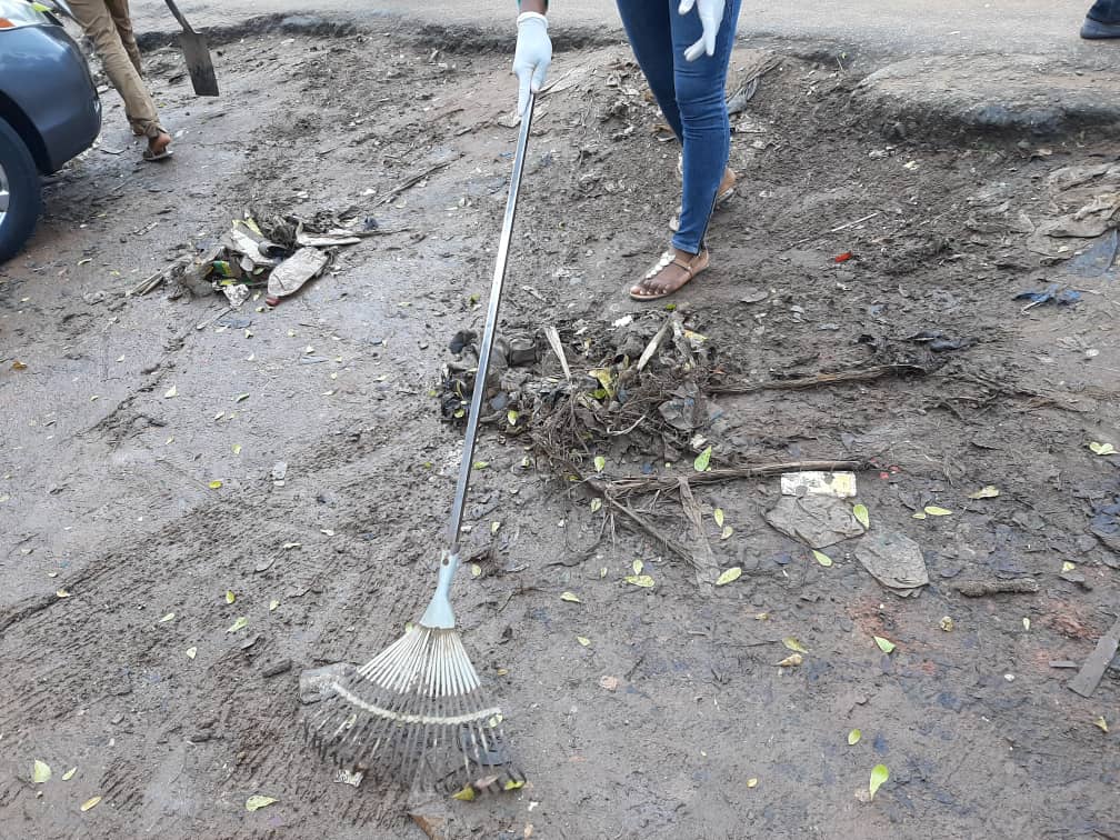 DevTrainNg's tweet photo. Benue Environmentalists came out to commemorate the #GreenIndependenceCleanUp at Wurukum Market Makurdi
#CleanUpCampaign
#SustainableYouthDevelopment https://t.co/D8CXOGQBhm