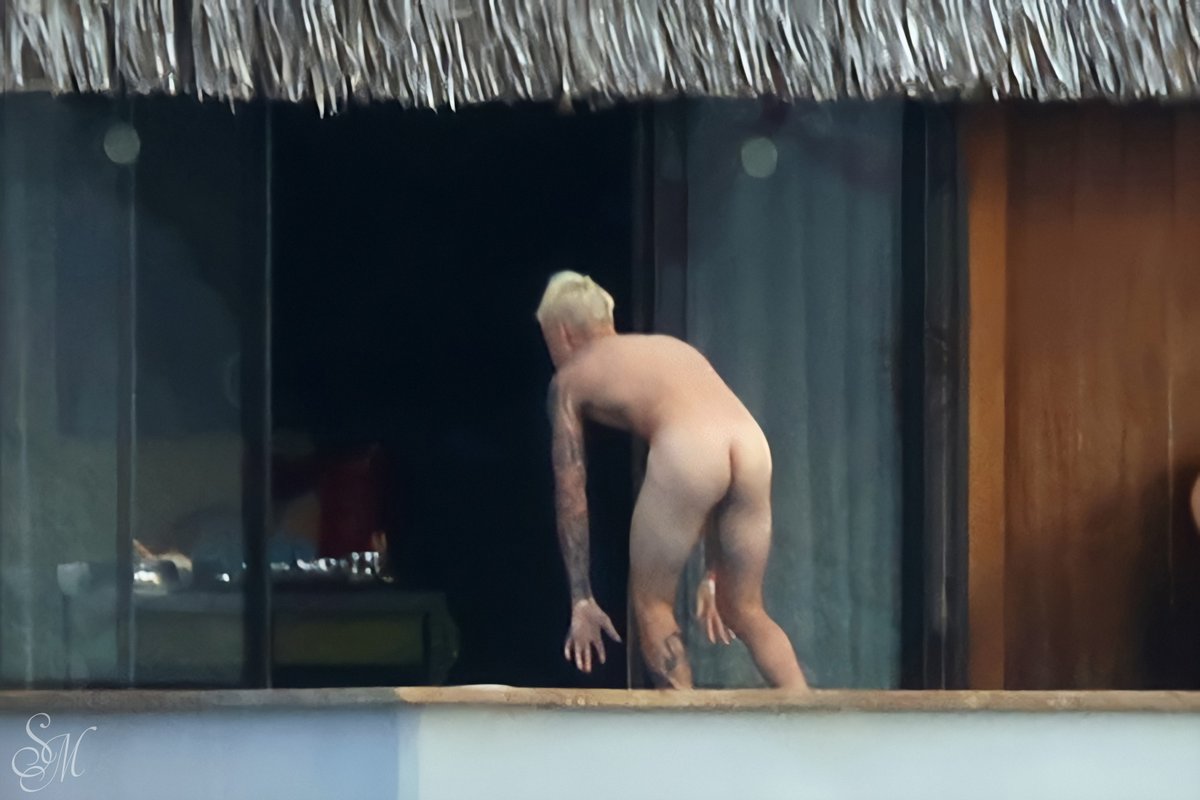 Justin bieber penis bora bora.