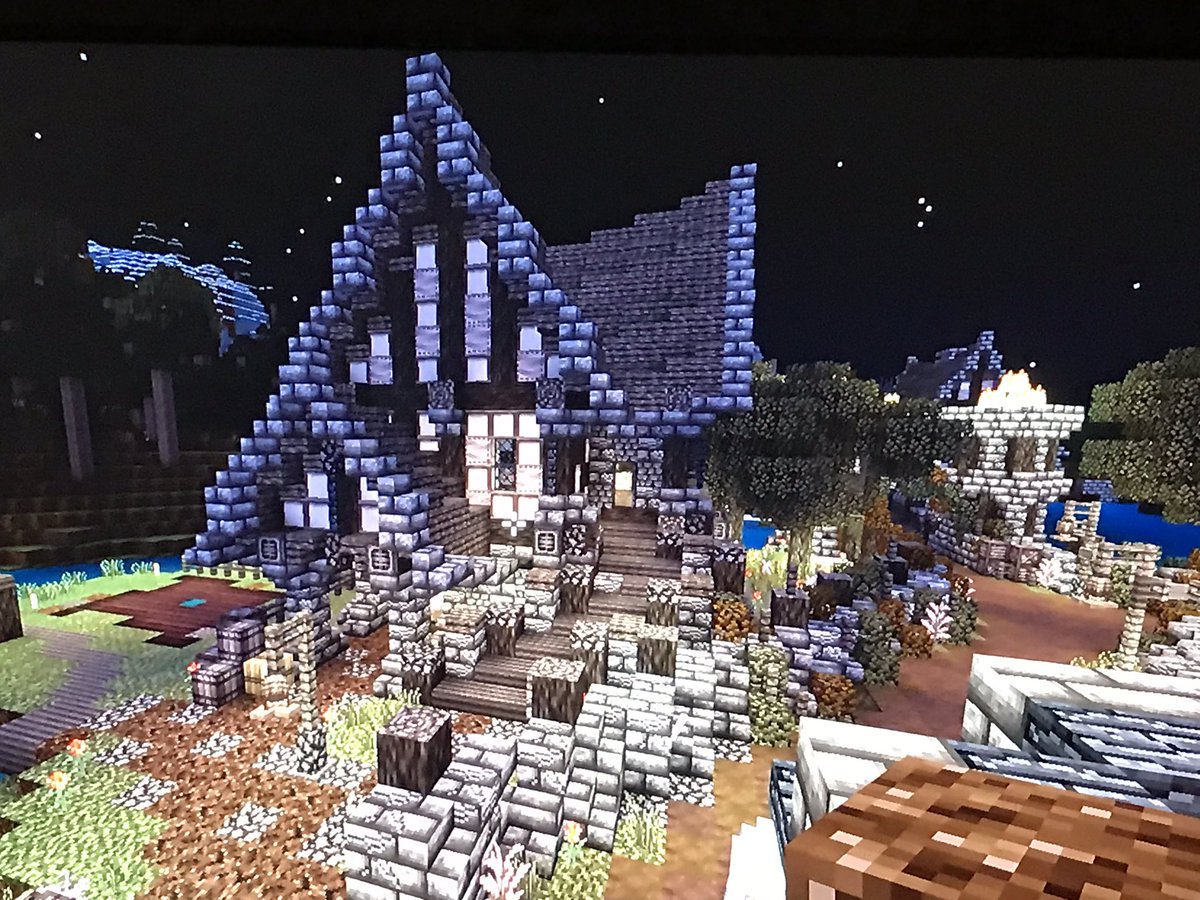 RealmWorks7's tweet image. Builder.                Build