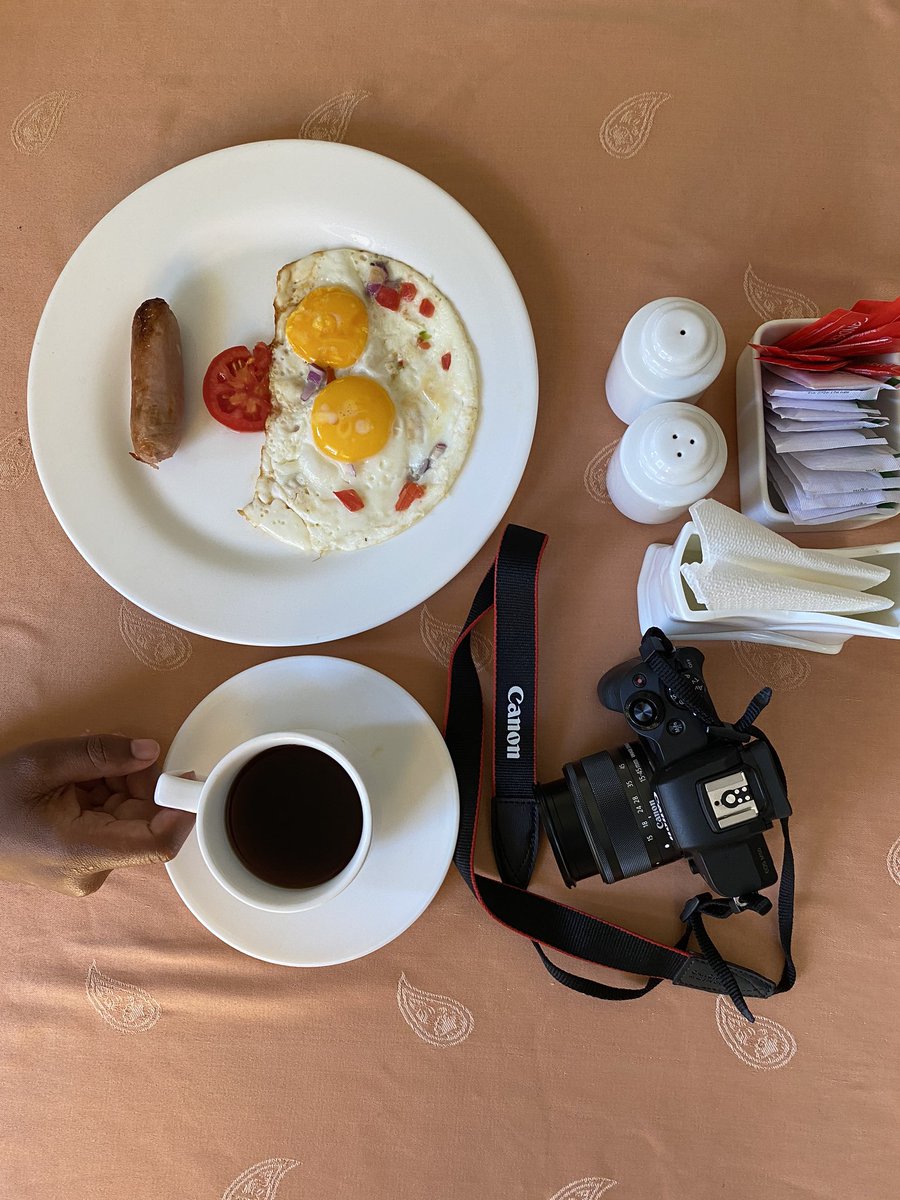 bonitaonsafari's tweet photo. I am loving my stay in Kisumu jowaaa! My sleep and breakfast at @grandroyalswiss was so calm and relaxing. Now I want to just to go eat fish!
#Nowtravelready 
Kisumu has the vibes I need 😁 https://t.co/ZflUcsjFjQ