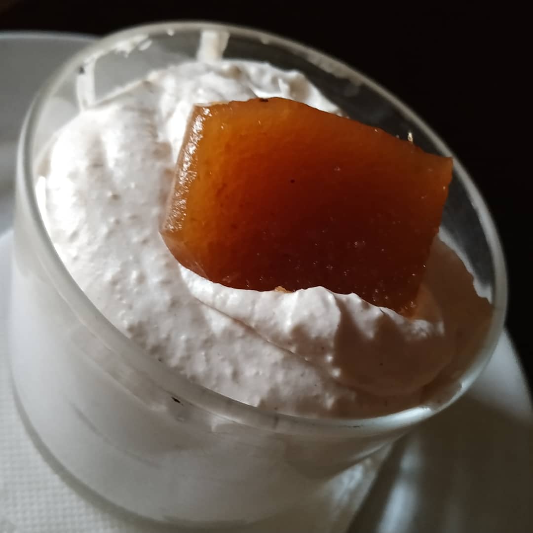 CafeBarNieto's tweet photo. El #otoño trae consigo muchas frutas de temporada que en @cafebarnieto aprovechamos para hacer nuestros deliciosos #postres.

Si vienes a #Castilblanco este puente, no olvides pasarte por nuestro local y probar esta #tarta de #piñones o un rico #mousse de #membrillo.

☎695151892 https://t.co/mIHOT2LJ4Q