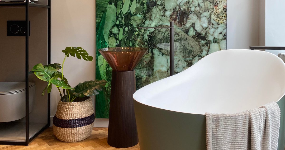 We worked with @westonebathroom on the design of their Clerkenwell showroom. We took a minimalistic approach with bespoke units and a timber herringbone floor to create a simple backdrop to display their beautiful luxurious bathrooms. #interiordesign #retaildesign #retaildisplay