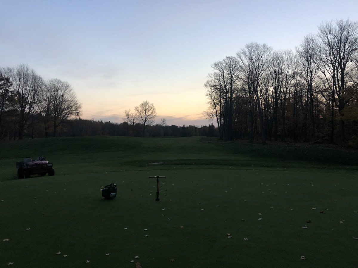 NBGCCTurf's tweet photo. 14 Degrees = NO frost! https://t.co/KdMx7dK5YG