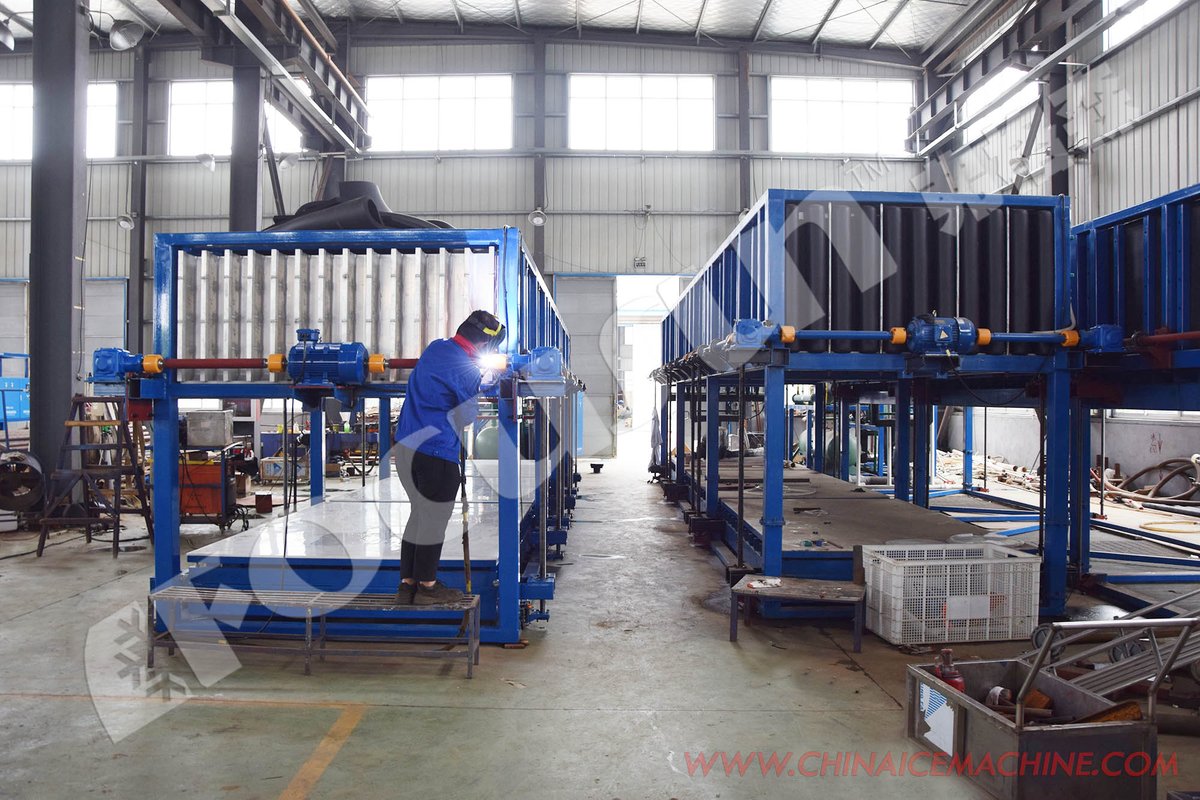 Focusun_Ice's tweet image. #Focusun direct system #blockicemachine making process in our factory. The machine adopts dense special formula aluminum alloy as the evaporator to improve the heat exchange effect. It has real rust prevention and guarantees a long service life. #icemachine #icemakingmachine