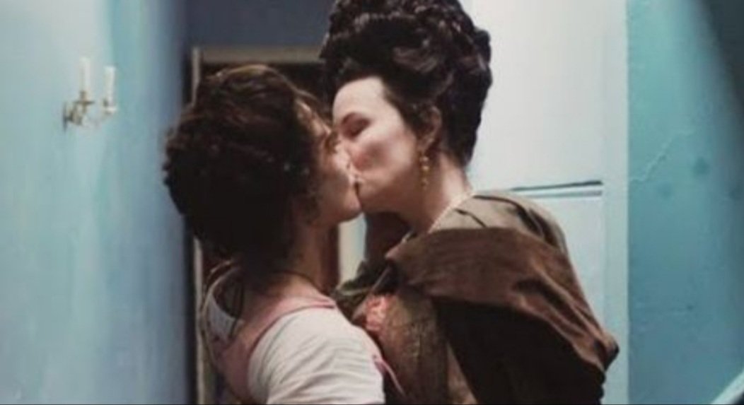 beakerJT's tweet photo. I've now watched Season 3 of #Harlots Absolutely FANTASTIC! If you haven't seen it you must!! @BBCTwo please make more!! π Who knew that you could find a woman in a big wig so alluring ππ She puts you under some kind of spell I'm sure π€© #mopsbrow π€― #LadyFitz #LivTyler β€ https://t.co/hydpBKXJIa