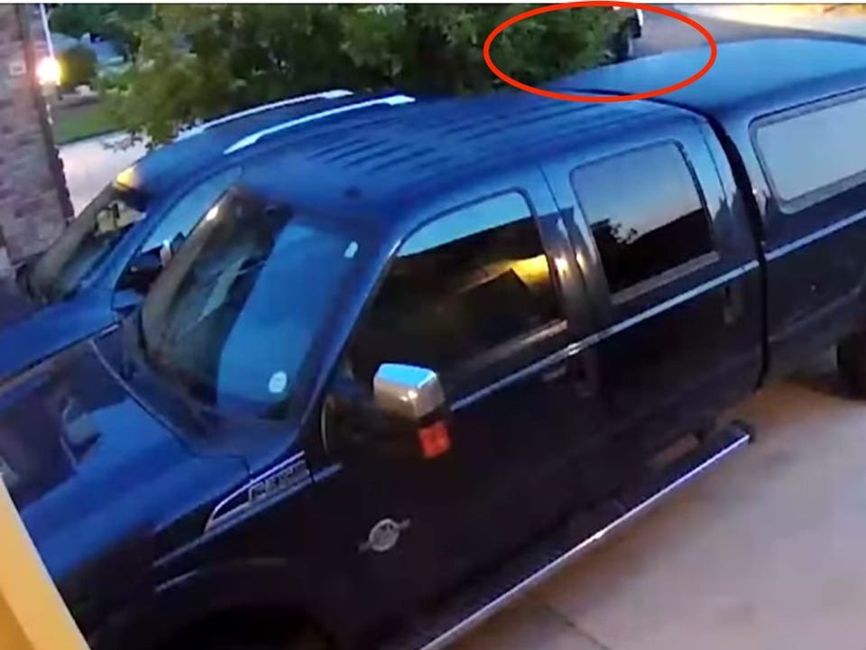chriswattscase's tweet photo. August 13, 5:27am: Surveillance footage shows Watts loading up his work truck and leaving home.
#ChrisWatts #ShanannWatts #NicholKessinger #AmericanMurder #AmericanMurderTheFamilyNextDoor https://t.co/ZSiTqY6lIQ