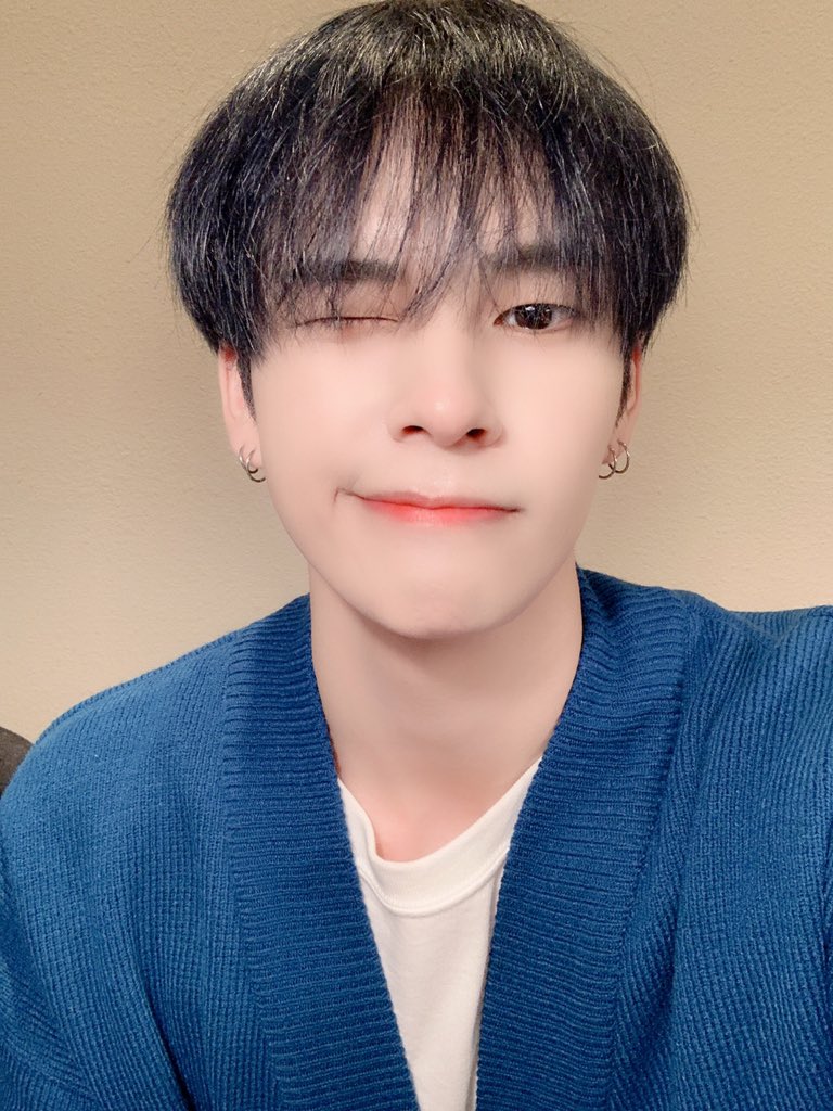 CRAVITY_twt's tweet photo. 러비티!!!오늘 저녁먹는거 같이해줘서 너무 고마워요☺️아직 저녁 못드셨으면 
꼭 맛있는걸루 맛있게 드세요❤️
#크래비티 #세림 #돈까스즈 https://t.co/uPt630kFKI