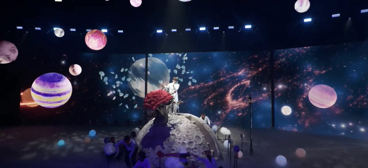 jinspring_'s tweet image. beautiful moon stage