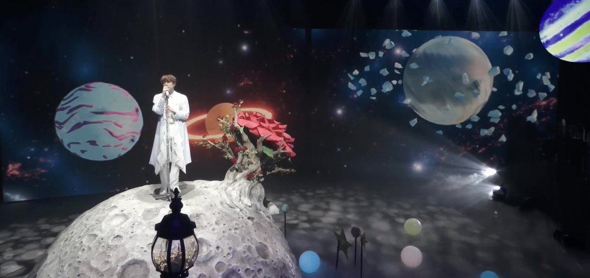 jinspring_'s tweet image. beautiful moon stage