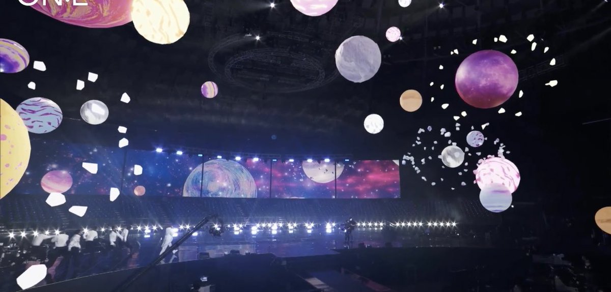 jinspring_'s tweet image. beautiful moon stage