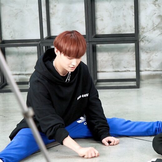 archive_jb7's tweet photo. stretch!

➪ #GOT7 + #갓세븐 + @GOT7Official ! https://t.co/tpPXQeeOZB