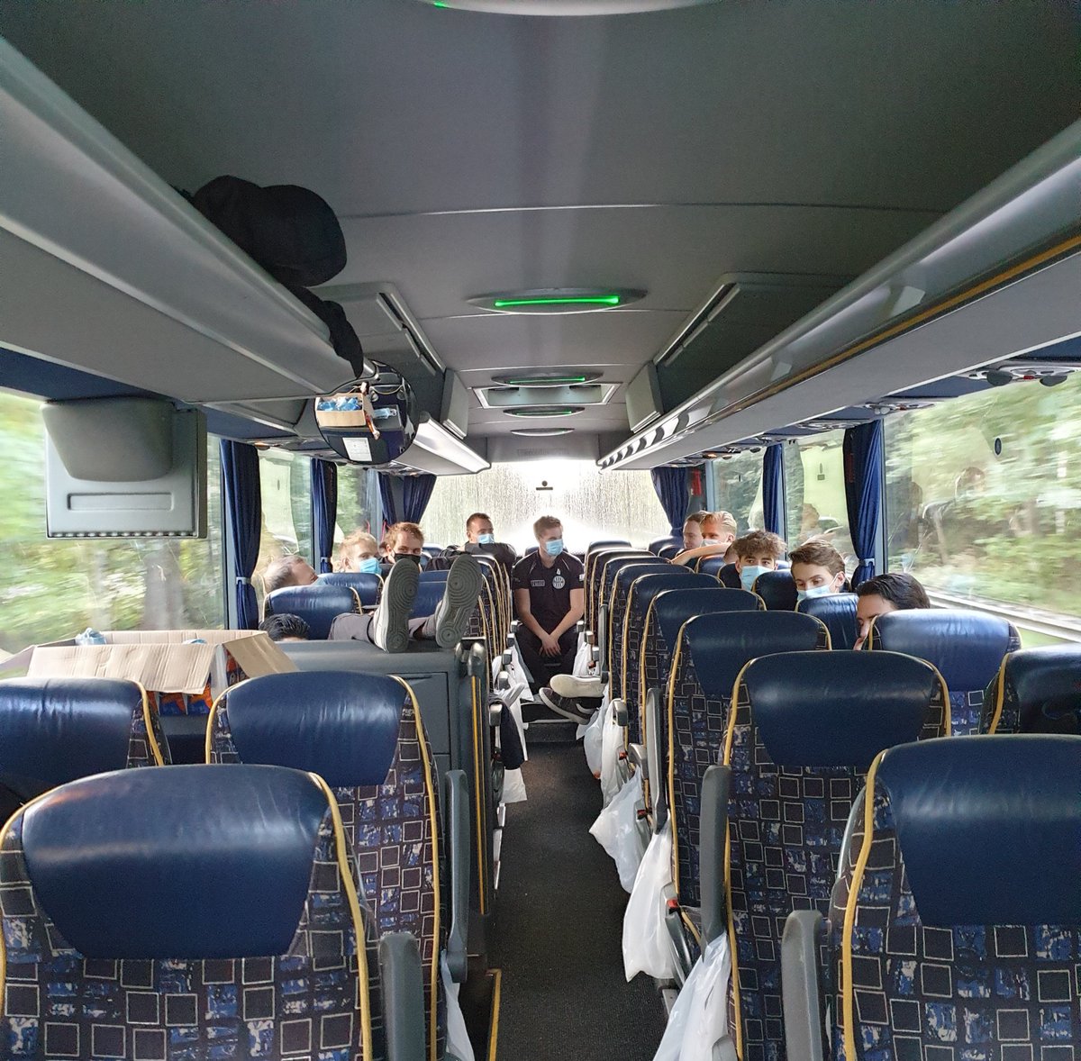 MSC1 onderweg naar <a href="/svtynaarlo/">S.V.Tynaarlo</a> voor de competitiewedstrijd, uiteraard coronaproof, met dank aan <a href="/Gertboerhof/">Gert Boerhof</a> en Martijn de Boer voor de goede en veilige verplaatsing. <a href="/MSCMeppel/">🤍🖤🤍 MSC Meppel</a>