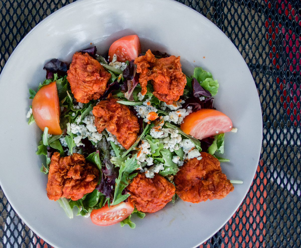 eatdrinkdocs's tweet photo. Lunch plans? Crush our Buffalo Chicken Salad while enjoying this rad weather on the patio! — #MNF tonight — we’ve got $1 margs, don’t miss out! #eatdrinkdocs #atx #austin https://t.co/zP6wFTMMzP