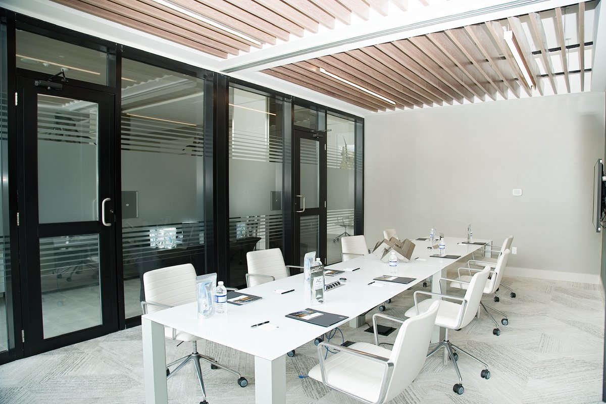 Sometimes, your competitive edge is your working environment. The AC Executive Meeting Package, is perfectly curated with a commitment to cleanliness for your modern business. #ACHotelKingston