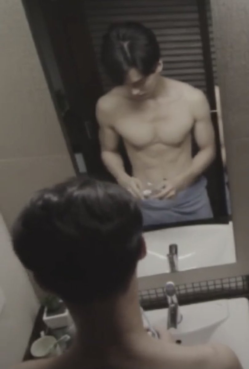 bowbrightboat1's tweet image. ใดๆก็ฝันดีแค่เห็นหุ่นน้องวินก็พอแล้ว😊😌 #ไบร์ทวิน #winmetawin