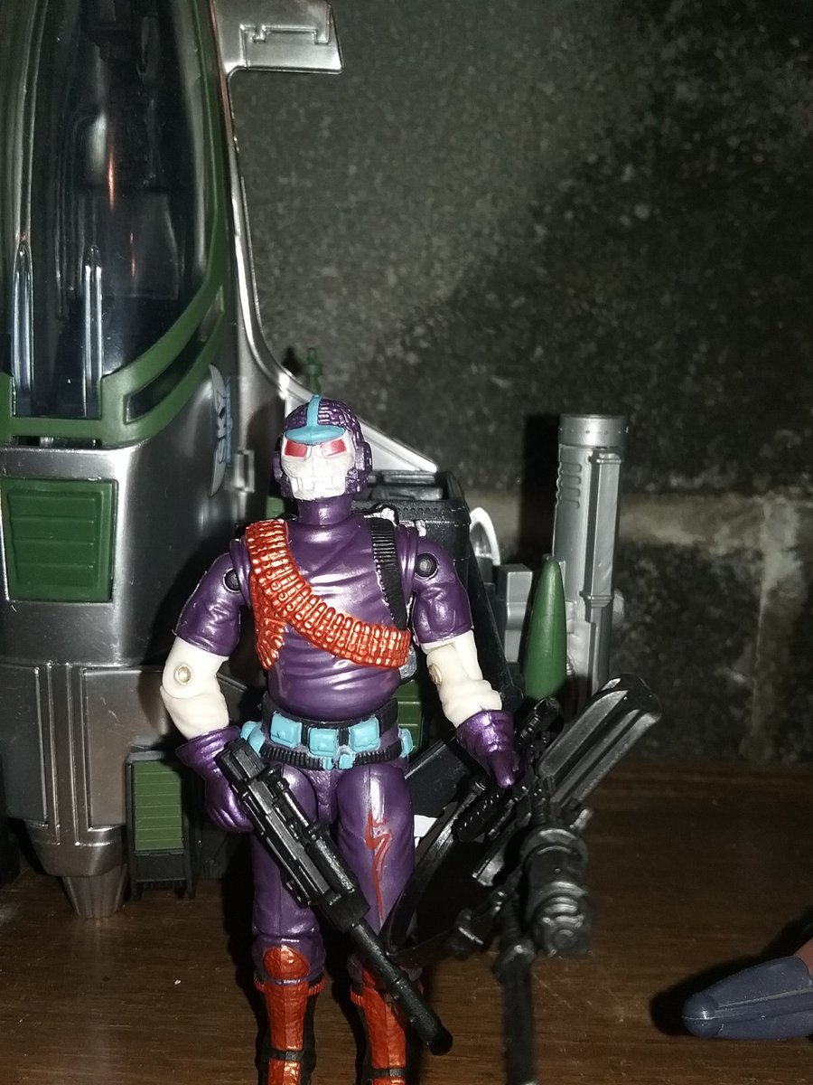 DrakovKinski's tweet photo. I always felt that #battalions of various #vipers needed #fieldcommanders which is why I like skullbuster a #rangeviper with a unique persona #cobra #GIJoe #yojoe #actionfigures https://t.co/rp42PHqSLE