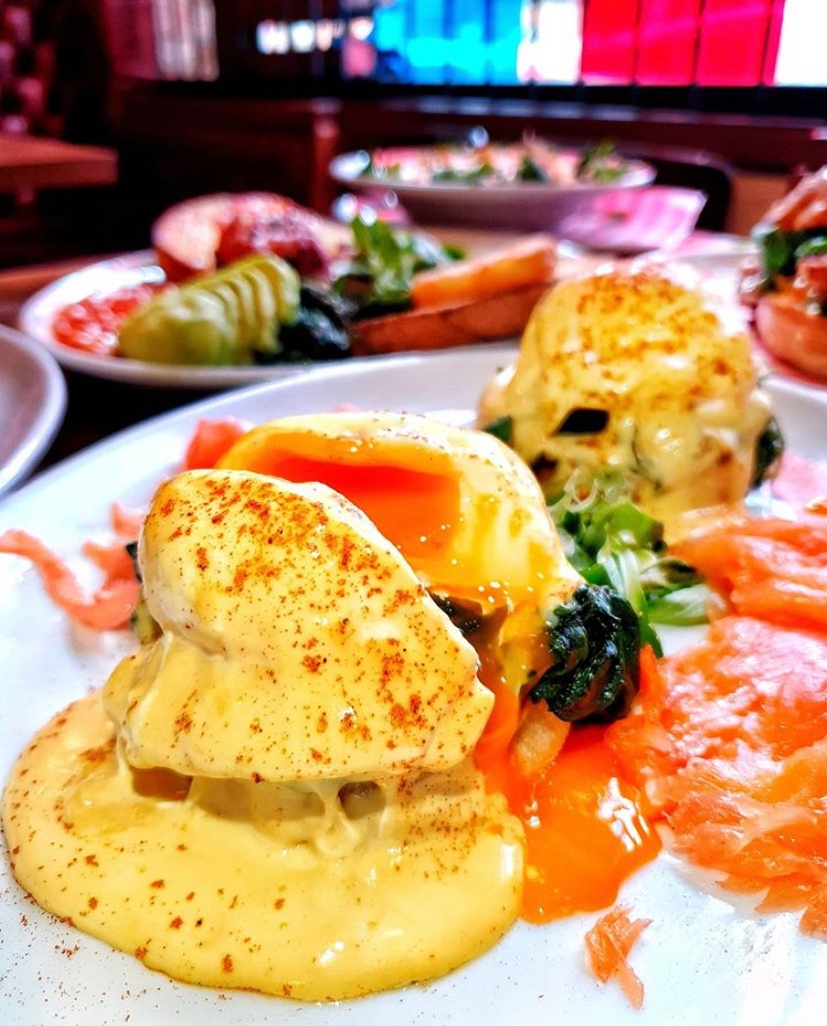 We are now doing click-and-collect! Simply visit polo24hourbar.co.uk to place your order.

Image: @halal_chronicals

#polo24hourbar #polobar #pancakes #pancakestack #cravings #delicious #sweettreat #londonfoodies #londonfood #londonfoodbloggers #foodporn #PoachedEggs