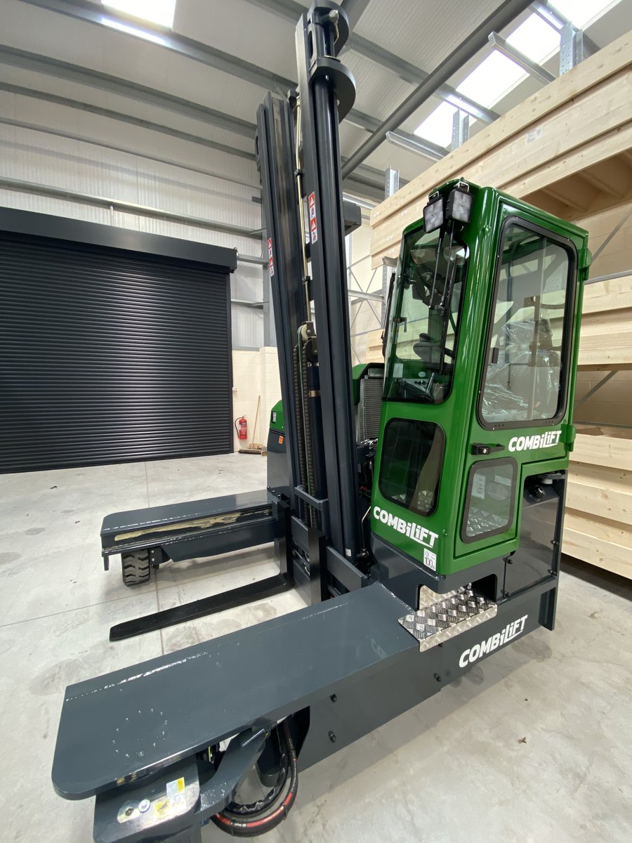 MyersBuilding's tweet image. Latest Addition! Brand New High Reach Combi for the New Branch in Huddersfield. We also have 4 New Linde FLT&apos;s also arriving this week! #lindeengineering #combilift #investment