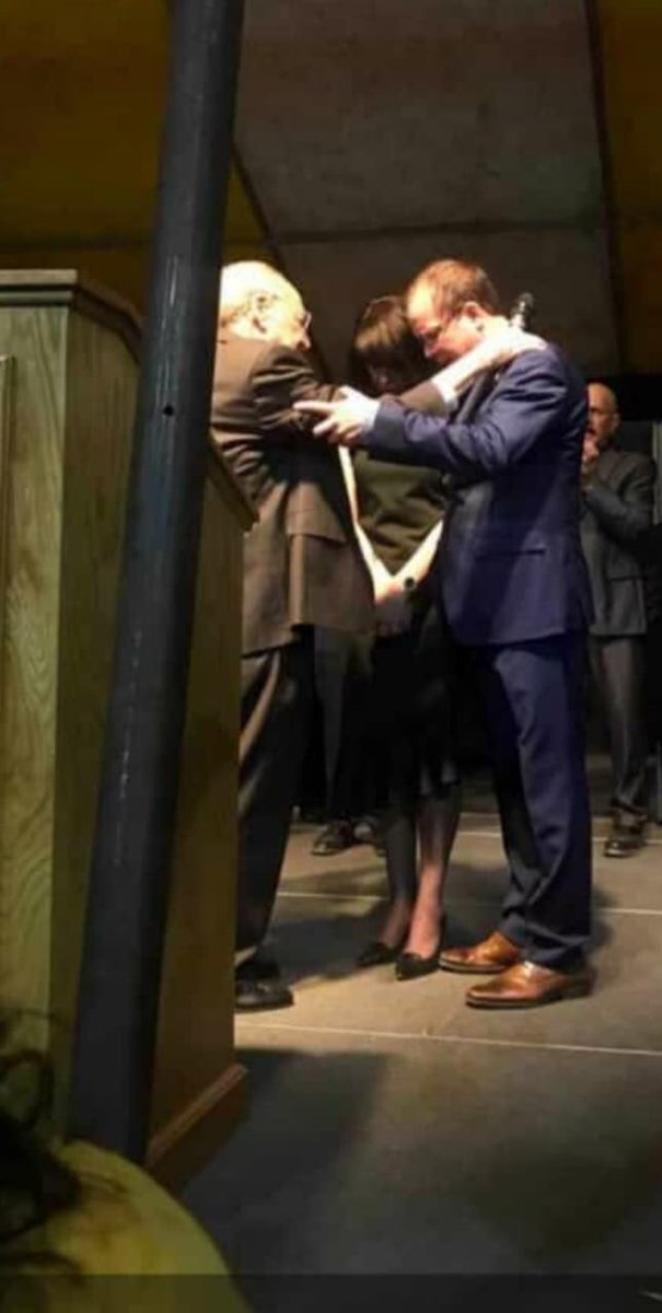 JoseLGaxiola's tweet photo. ¡QUEDAMOS EN BUENAS MANOS! El pastor Greg Mitchell, el único hombre que el pastor Mitchell discipuló desde su nacimiento. ¡UN BUEN HOMBRE DE DIOS! https://t.co/RaKiKXmaks