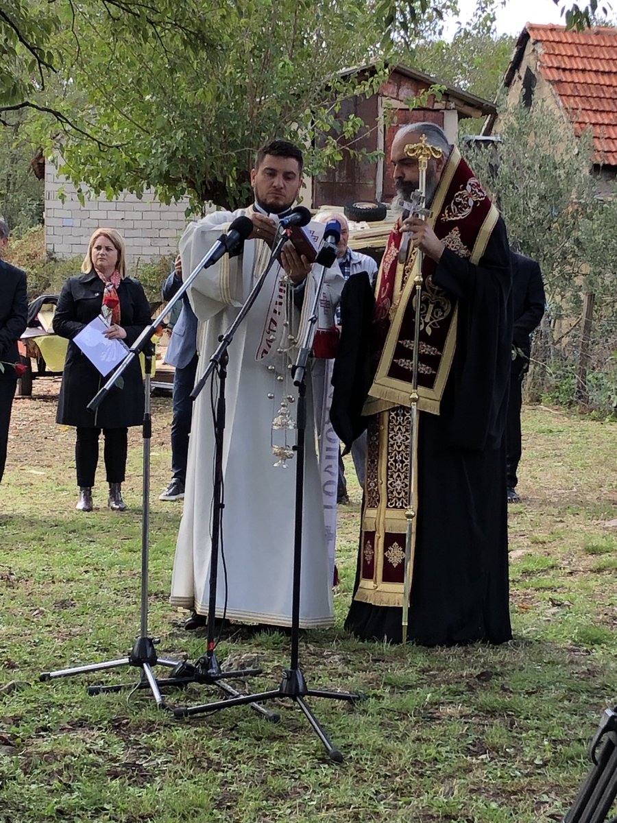 MarkusWuketich's tweet photo. Heute fanden sehr bewegende u. von Aufrichtigkeit getragene Gedenkveranstaltungen für zivile serbische Opfer, die nach der Operation Oluja ermordet wurden, mit d. 🇭🇷 Premierminister Andrej Plenković u. offiziellen VertreterInnen der serbischen Minderheit in #Varivode statt. https://t.co/DJNk4Z8QC5
