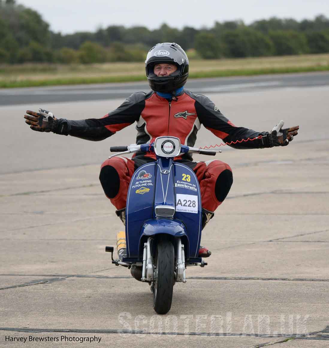 ScooterLabUK's tweet image. Keith Terry sets new Lambretta World Speed Records: scooterlab.uk/new-lambretta-… #KeithTerry #Lambrettaspeeedrecords #straightliners