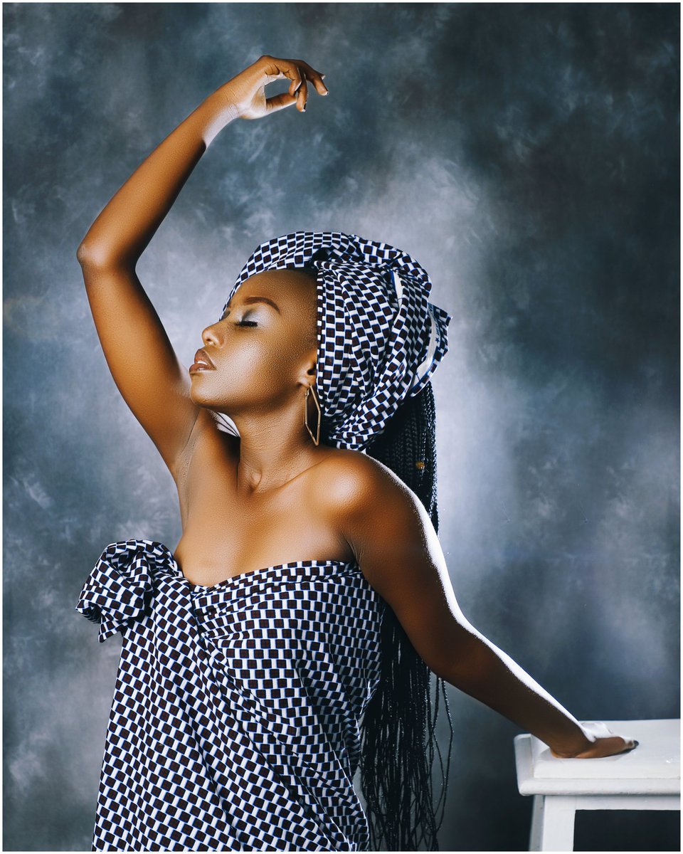 LegendaryWeek's tweet image. [Quote Of The Day]

L'opportunité Ne Réveille Pas Ceux Qui Dorment.
Notre équipe vous souhaite un très bon weekend à tous et à toutes!

#Model: @Rinca Calmene
#LegendaryFashionWeek
#LesBeautesDesChezNous
#LiveYourLifeFully
#BonWeekEndBurundi