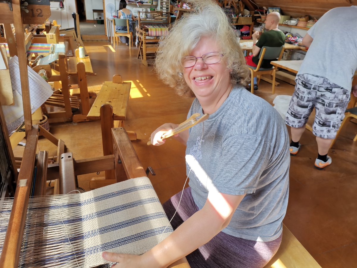 CamphillMK's tweet image. More great work from our Art &amp;amp; Craft workshop team! 😀
The weavers have been creating beautiful handmade fabrics and we just had to share their incredible talent! 💜

#artandcraft #cmkc #abilities
