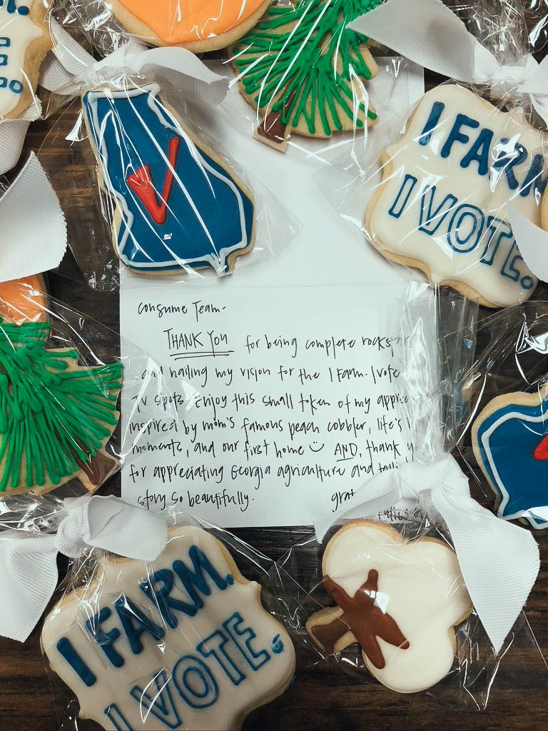 Gifts like this mean the world to us ❤️

Sweet treat + sweet note is the best combo ever. 

Thank you <a href="/GaFarmBureau/">Georgia Farm Bureau</a>  for trusting us to tell your story and for being such a fantastic client!