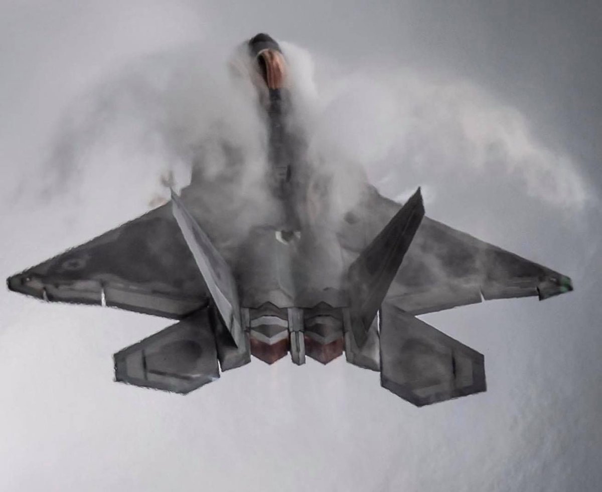 🇺🇸 EPIC VAPOR as the @F22DemoTeam demonstrates it's Impressive Climbing capabilities!!!
🇺🇸 They aren't the only thing climbing...𝐄𝐚𝐫𝐥𝐲 𝐁𝐢𝐫𝐝 𝐏𝐫𝐢𝐜𝐢𝐧𝐠 for the Lockheed Martin Space &amp; Air Show 𝐄𝐍𝐃𝐒 𝐓𝐎𝐍𝐈𝐆𝐇𝐓 at Midnight!!! 
👉bit.ly/SpaceAndAirSho…