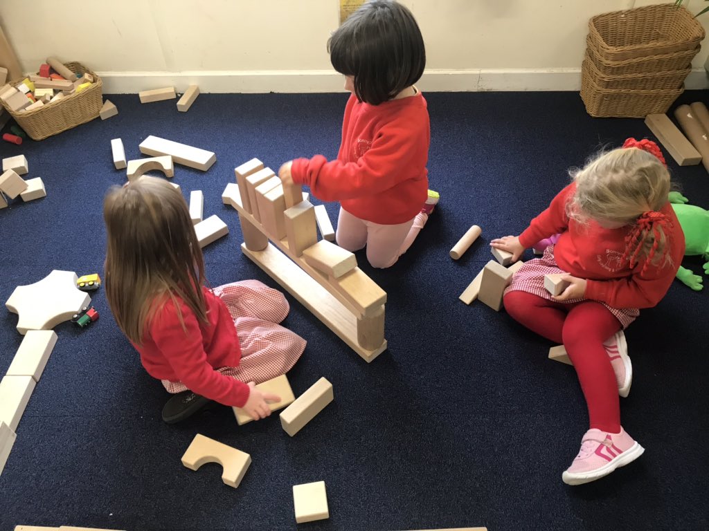 BonnyparkELC's tweet image. The green groups children were building houses using the blocks, some children said they live in Bonnybridge to extend this interest of Bonnybridge further we looked at pictures online “that’s Greggs” said L “it’s tescos I go there” said A. #localenvironment #worldaroundme