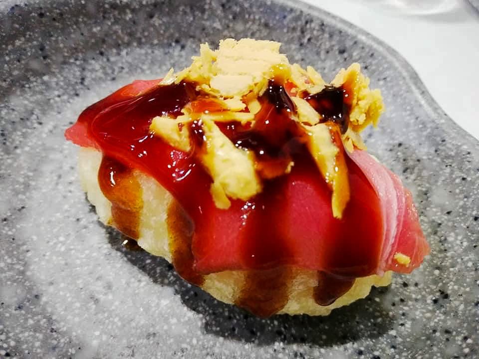 Os dejamos algunas fotos de los platos que servimos en las "Veladas de Atún Rojo y Champagne".

Un fin de semana increíble donde lo pasamos de maravilla y nuestros clientes disfrutaron muchísimo. 

¡Gracias por confiar en La Cava de Royán!