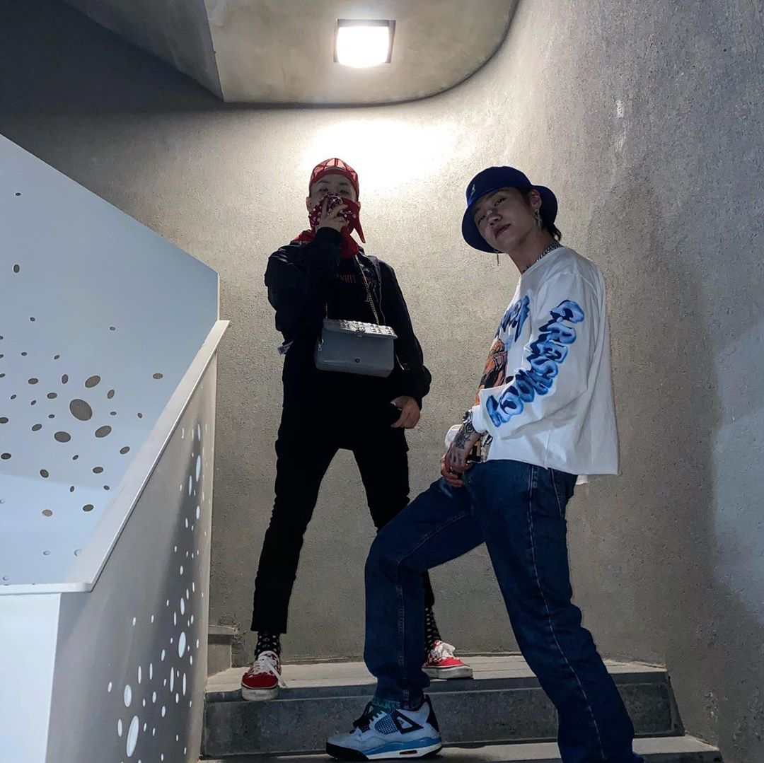 BadboylooBr's tweet photo. [#IG] BLOO - 280920

Leg: Long time 
Trad: muito tempo https://t.co/B3g8aFkZAt