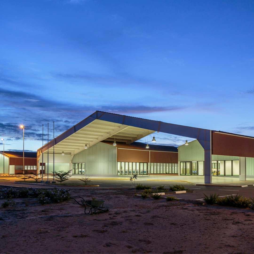 tccuadernos's tweet photo. Hospital en Menongue. PMMT @PMMT_ARQ 
Próximamente... en TC Cuadernos https://t.co/VMCNaWjjRA