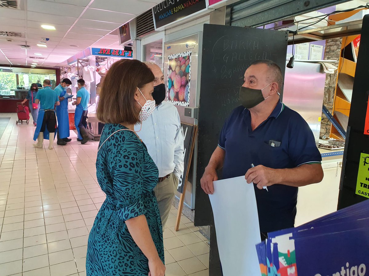 Esta mañana hemos presentado la campaña 'Contigo. Comercio de Moratalaz' en el Mercado Municipal de #Moratalaz. Los mercados municipales están siendo fundamentales para abastecer a los vecinos del distrito en estos meses de crisis sanitaria.