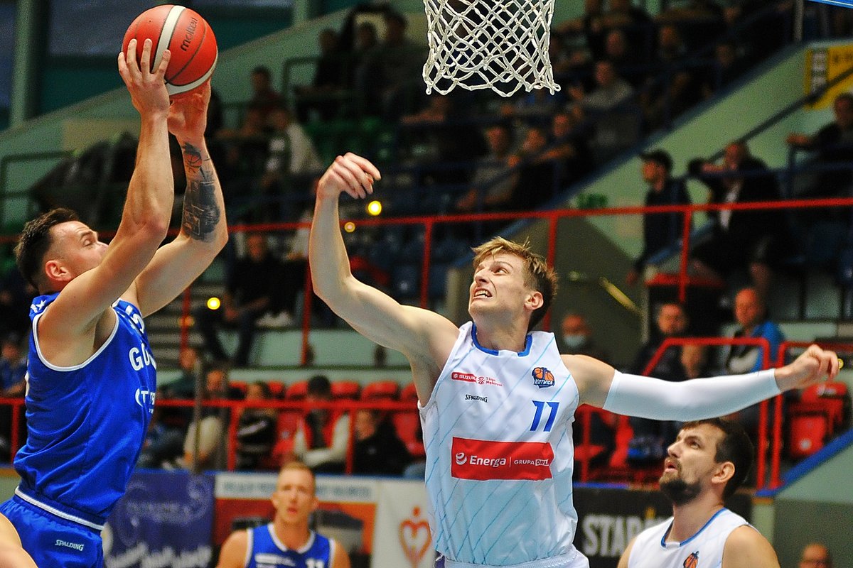 Kotwica_Kosz's tweet photo. Sobotni mecz z Górnikiem w obiektywie Karola Skiby📸

@EnergaSA #Kotwica #Kołobrzeg https://t.co/BhAtYJZg99
