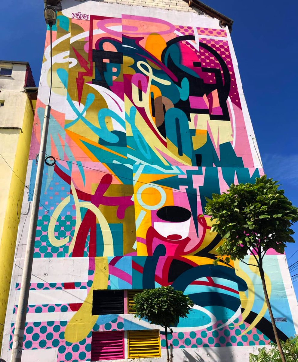 allcitycanvas's tweet photo. Esta explosión de color acaba de ser creada por #KapsCrew para el festival en Rumania #SibiuStreetArtFestival. https://t.co/FgKYlwHTNs