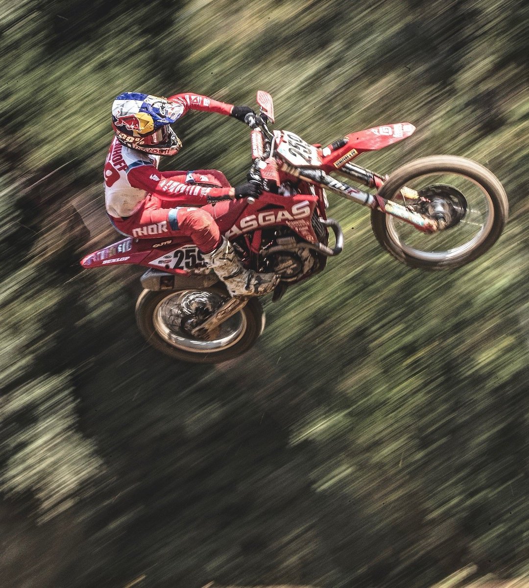 FuelUniverseTV's tweet photo. Victorias de Seewer y Olsen en el MXGP de Lombardía || https://t.co/alm2LH8Qfc ||
#MXGP #Lombardia #Seewer #Yamaha #Olsen #Husqvarna #GasGas #Coldenhoff #FuelUniverse https://t.co/p22lxkPEa6