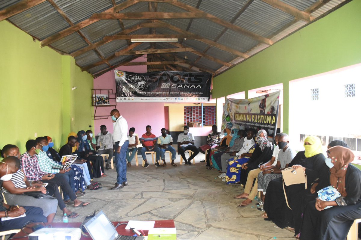 ManyattaYouth_m's tweet photo. #KijanaNiKujituma
#ShrinkingVEspace
The New Anika Community Hub is today hosting the first Training on Financial Literacy for Agripreneurs in a bid to build capacities of grassroots groups. The training is supported by @theGCERF through @CICCTrust under the #SavetProgram. https://t.co/TDR84cjnbZ
