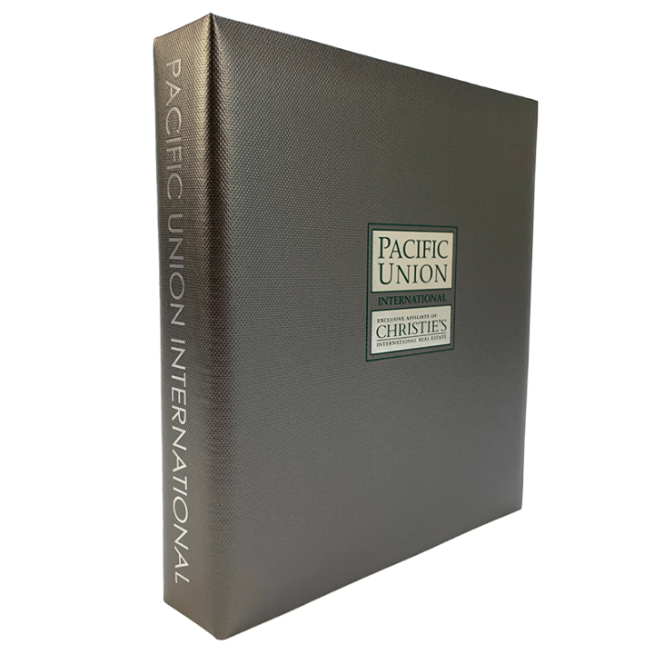 ImpactCovers's tweet photo. This binder cover created for Christie's Great Estates has a metallic coated paper in a pewter color for the lining. The binding is a standard 3-ring mechanism, and the binder includes a business card pocket and two horizontal pockets.
https://t.co/BqKysFbu67
#imapctcovers https://t.co/s5brUbe3tN