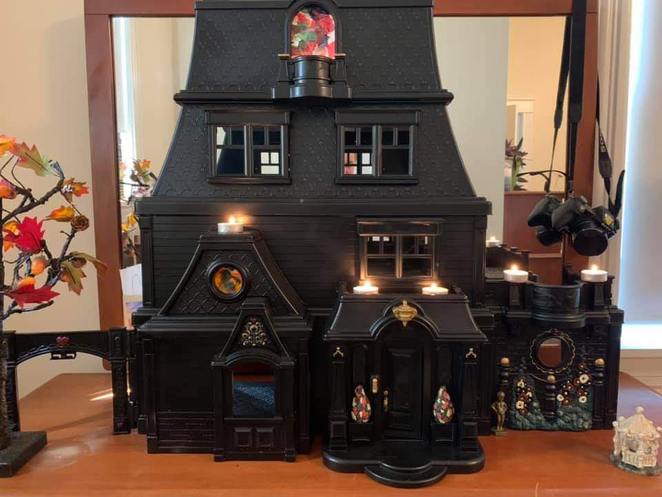 estemen_666's tweet photo. Lunes de apreciación al arte
(Increible trabajo que encontré en la web)
#Halloween #BuenLunes #estemen #diy #goth https://t.co/CRA3lWUOHM