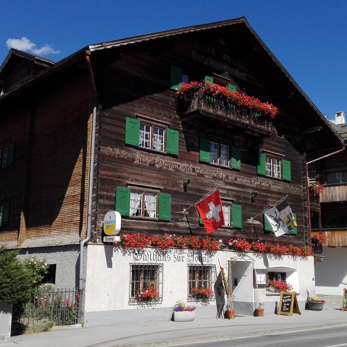 zurich_london's tweet photo. FOR SALE- Sonne, #Klosters-family home or #investment generates c CHF85k pa. 572m² restaurant bedrooms family #apartment Foreign investors #REMAX +41814102096 https://t.co/wKTR2dHxwD 

#ski #sun #prättigau #graubünden #switzerland #propertyinvestment #investment #bnb #ForSale https://t.co/7G0ZJpm0c1