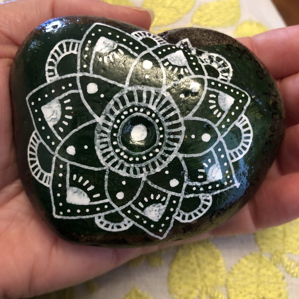 CompassionateRo's tweet image. This #paintedrock isn’t quite ready to be gifted into the wild, though the early reveal felt fitting to celebrate #1000daysofcompassion 🥳. Many thanks to #365daysofcompassion for daily reminders of #compassion &amp;amp; warmth in the world 🌳

Thank you @chisi_98 

#compassionaterocks