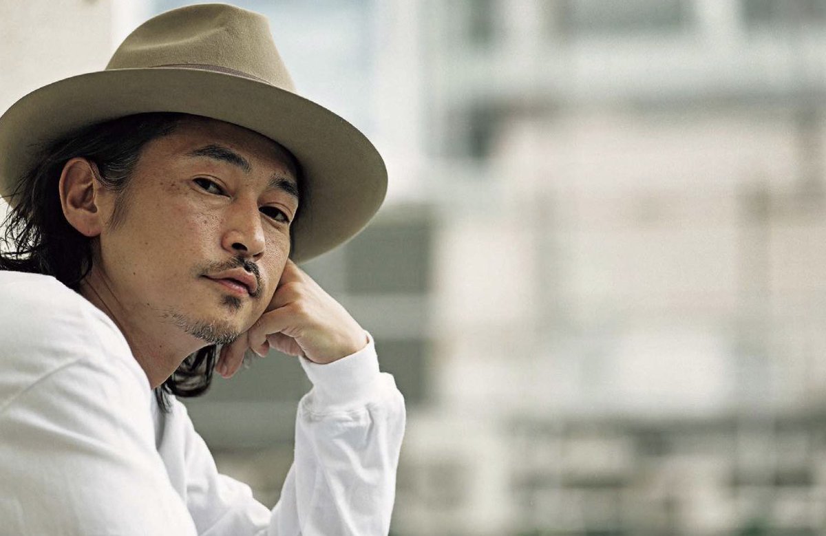 発売中のFineでは私物の服でスタイリングを組んでくれた窪塚洋介さん