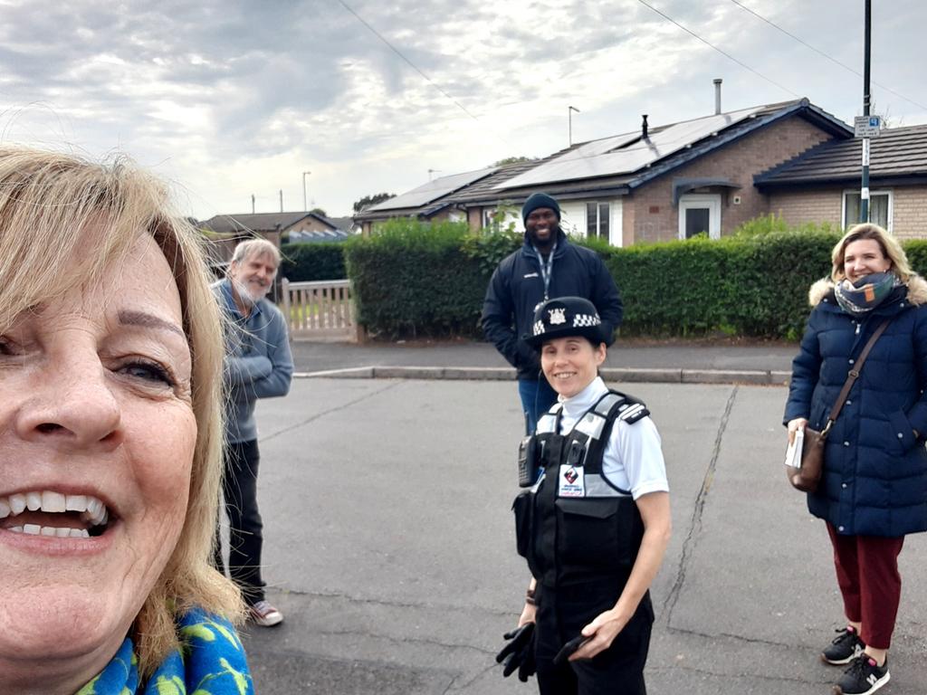 Beautiful day for a ward walk around Beechdale with colleagues from Community Protection, Streetscene, NCH, Neighbourhood Management and a Councillor @cllrRLangton @CllrWendySmith @CPWestTeam