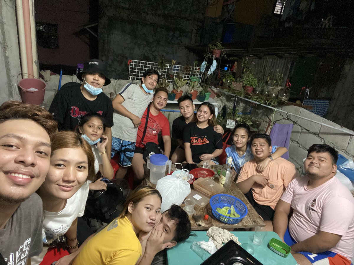 iamdonanfer's tweet photo. Kagabi nalang ulit nakumpleto. Ang solid bumabaha ng alak! At dami parin mga kwento. I love you all! β€οΈπ
Ps:Si jessa nalang lagi kulang. Hahaha
#SessionFamily https://t.co/UwHL2P5LBn