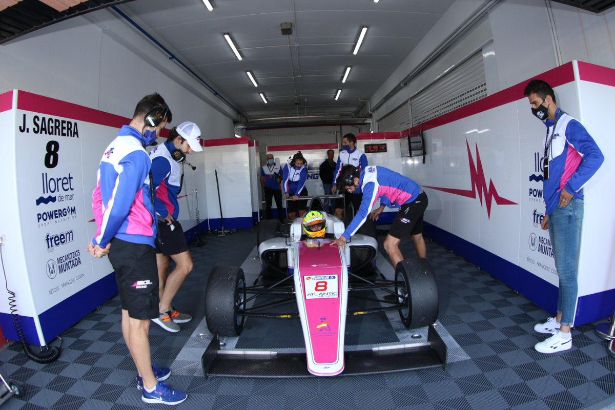 Termina un fin de semana de competición complicado, pero lo único importante es poner la vista en el futuro para continuar creciendo. 🏎💨

Próxima cita: Motorland 🚀

#MOLRacing #F4Spain #Formula4