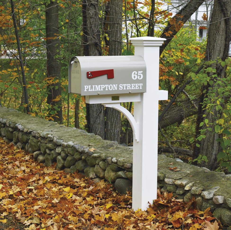WalpoleOutdoors's tweet photo. Small upgrades can make a big difference. The Liberty Mail post is sturdy and classic -- and looks great with fallen leaves! https://t.co/kiG7Rux0t3 https://t.co/PThI3tAgf8