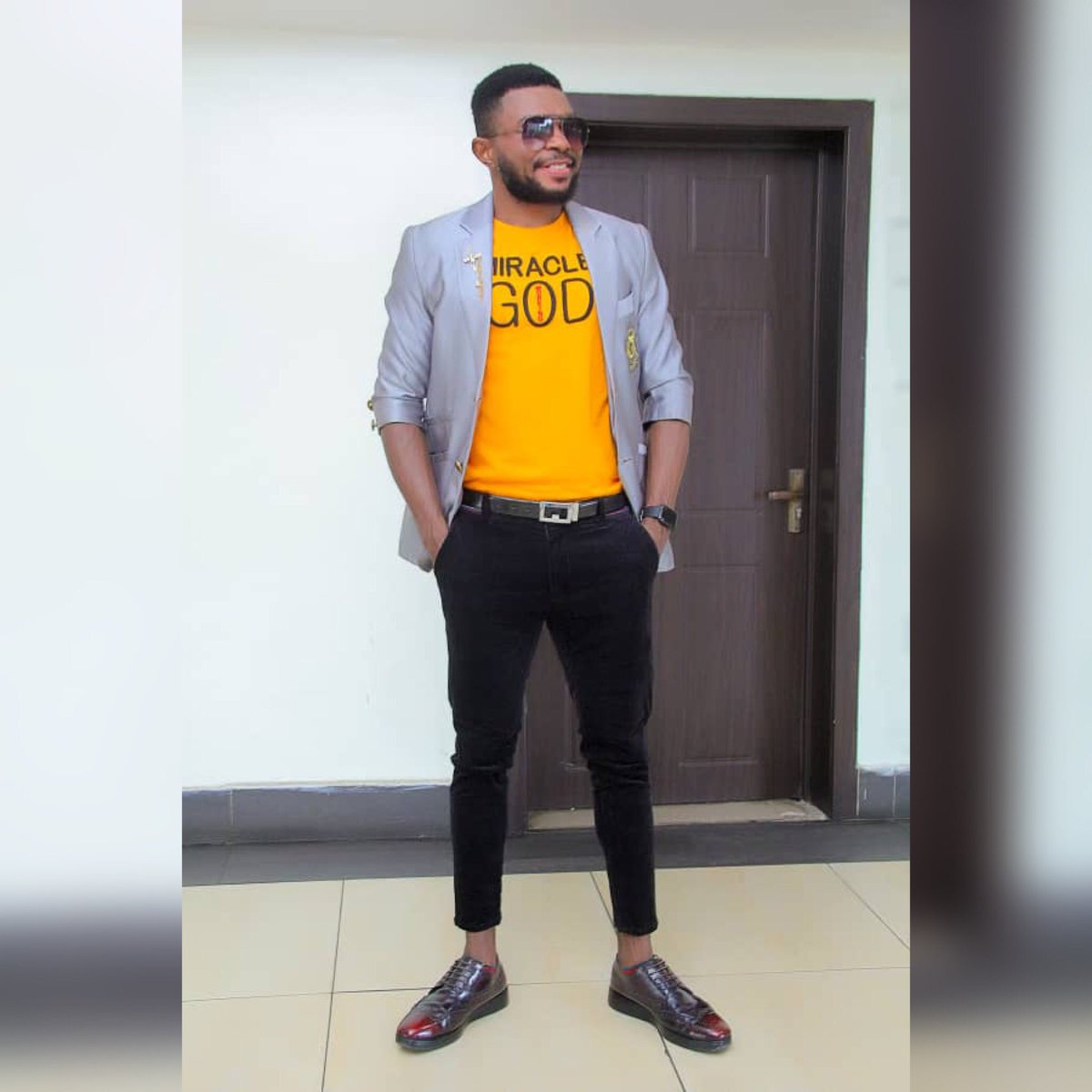 christodoings's tweet photo. Yellooo Monday! Nothing regular about style
@_luxuryfashionistas
#fashionlife #classicstyles #chrismariocode #chrismarioipeh #stylelife #fashiondoings #lagosmodel #vibesmood #happyman #obuduboy #stylelife #lifestyle https://t.co/KaxMdWmG1B